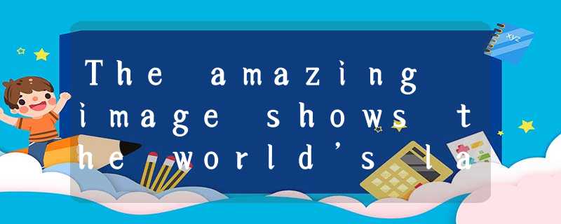 The amazing image shows the world’s largest ever cruise ship, complete with beac The amazing image shows the world’s largest ever cruise ship, complete with beac
