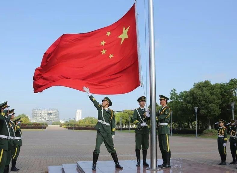 国旗的设计者是哪位