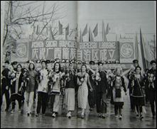阅读下列材料:材料一 1911年10月10日爆发的武昌起义与1912年1月1日中华民国临时政府的建立,开辟了中国历史的新纪元,推翻了延续两千多年的专制帝制,开创 阅读下列材料:材料一 1911年10月10日爆发的武昌起义与1912年1月1日中华民国临时政府的建立,开辟了中国历史的新纪元,推翻了延续两千多年的专制帝制,开创
