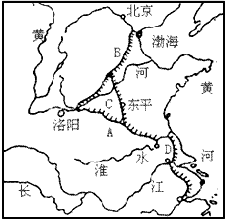读下列运河示意图,请回答: 当你处在洛阳时,运河南北两端的城市名称各是什么?这个时期的运河是哪个朝代开通的? 读下列运河示意图,请回答: 当你处在洛阳时,运河南北两端的城市名称各是什么?这个时期的运河是哪个朝代开通的?
