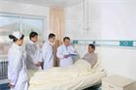 听对话,从所给的A、B、C三个选项中选出与所听到材料内容相符的图片。1. What kind of clothes does Jack like to 听对话,从所给的A、B、C三个选项中选出与所听到材料内容相符的图片。1. What kind of clothes does Jack like to