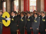 2009年4月3日电台湾当局“中枢遥祭黄帝陵典礼”今天在台北圆山忠烈祠举行,马英九一改过去由“内政部长”代表主祭的惯例,亲自主持遥祭典礼,也成为19 2009年4月3日电台湾当局“中枢遥祭黄帝陵典礼”今天在台北圆山忠烈祠举行,马英九一改过去由“内政部长”代表主祭的惯例,亲自主持遥祭典礼,也成为19