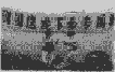 听句子,选择正确的图片。( )1. A. B. C. ( )2. A. B. C. ( )3. A. B. C. ( )4. 听句子,选择正确的图片。( )1. A. B. C. ( )2. A. B. C. ( )3. A. B. C. ( )4.