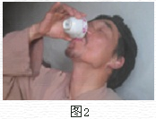 观察与炼字。 “绍兴老酒”是绍兴的一张名片,其饮法值得寻味。请你仔细观察下面两张图片,各用一个最为恰当的一字动词,描述图片中人物的饮酒方式,并简要 观察与炼字。 “绍兴老酒”是绍兴的一张名片,其饮法值得寻味。请你仔细观察下面两张图片,各用一个最为恰当的一字动词,描述图片中人物的饮酒方式,并简要