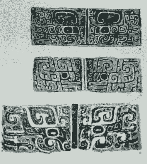 与商周同期,我国__________盛行独特的“___________”文化。那里出土的___________、__________、__________ 与商周同期,我国__________盛行独特的“___________”文化。那里出土的___________、__________、__________