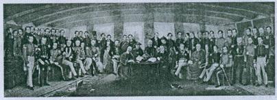 阅读下列材料,回答问题材料一:如图是1842年,中英双方在英国军舰“皋华丽”号上签订条约的场景。材料二:条约规定:“割让辽东半岛、台湾、澎湖列岛及附属 阅读下列材料,回答问题材料一:如图是1842年,中英双方在英国军舰“皋华丽”号上签订条约的场景。材料二:条约规定:“割让辽东半岛、台湾、澎湖列岛及附属