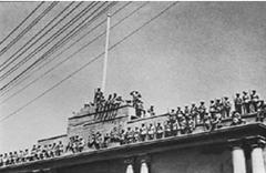 材料一:1842年8月29日,清政府的代表在一份对中国极不平等的文件上无奈地签了字。这是中国近代百年屈辱的开始。材料 材料一:1842年8月29日,清政府的代表在一份对中国极不平等的文件上无奈地签了字。这是中国近代百年屈辱的开始。材料
