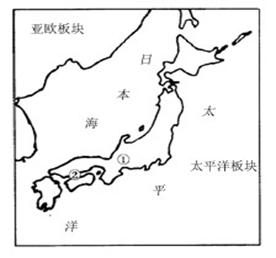 读“日本略图”,回答下列问题。从海陆位置看,日本东临_________洋,西临_________海。日本是一个多火山、地震的国家,主要是因为日本处在 读“日本略图”,回答下列问题。从海陆位置看,日本东临_________洋,西临_________海。日本是一个多火山、地震的国家,主要是因为日本处在