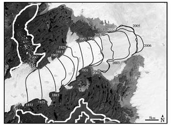 Jakobshavn冰川位于格陵兰岛西部,下图为据2001 年的冰川前端卫星影像资料,综合历史测量所绘冰舌位置图。据图判断8~9题。小题1:图中所标记的1851 Jakobshavn冰川位于格陵兰岛西部,下图为据2001 年的冰川前端卫星影像资料,综合历史测量所绘冰舌位置图。据图判断8~9题。小题1:图中所标记的1851