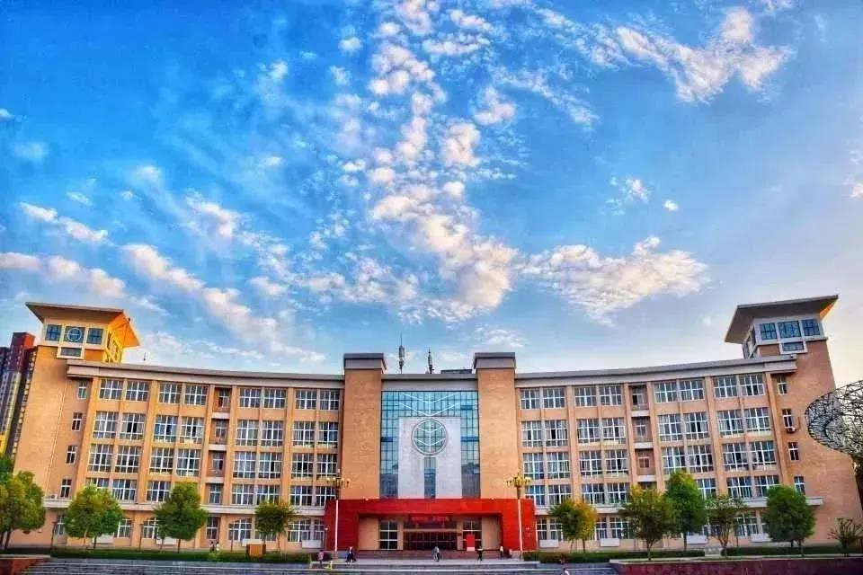 郑州的中原工学院环境如何? 中原工学院教学楼