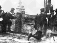 观察下列图片,结合所学知识回答问题:图一李鸿章与日本签订《马关条约》图二日军在沈阳向中国军队进攻图三中国 观察下列图片,结合所学知识回答问题:图一李鸿章与日本签订《马关条约》图二日军在沈阳向中国军队进攻图三中国