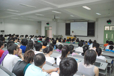 吉利大学09级首批新生英语培训圆满结束 吉利大学09级首批新生英语培训圆满结束