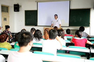 吉利大学各学院第一批新生入学教育同步启动 吉利大学各学院第一批新生入学教育同步启动