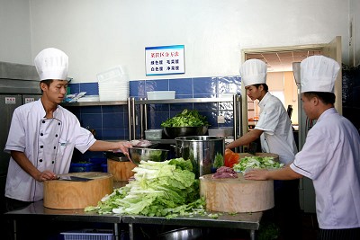 吉利大学教职工食堂今起试营业 吉利大学教职工食堂今起试营业