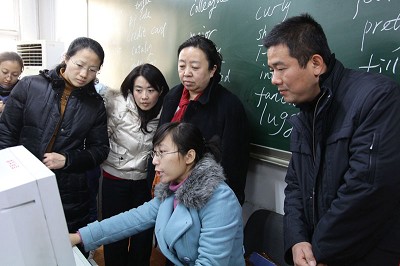市劳动保障职业学院莅临吉利大学观摩学习 市劳动保障职业学院莅临吉利大学观摩学习