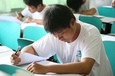 吉利大学新闻与信息传播学院组织新生入学教育考试 吉利大学新闻与信息传播学院组织新生入学教育考试