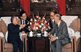 观察下列同新中国外交政策相关的图片,这些图片表明图1毛泽东会见斯大林图2毛泽东会见尼克松图3邓小平会见戈 观察下列同新中国外交政策相关的图片,这些图片表明图1毛泽东会见斯大林图2毛泽东会见尼克松图3邓小平会见戈
