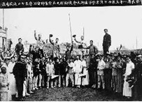 阅读材料回答问题材料一:“5月3日晚,学生在北京大学潮以科礼堂集会。进步记者邵飘萍在会上报告了巴黎和会上中国失败的经过和原因,学生们听了悲愤交加 阅读材料回答问题材料一:“5月3日晚,学生在北京大学潮以科礼堂集会。进步记者邵飘萍在会上报告了巴黎和会上中国失败的经过和原因,学生们听了悲愤交加