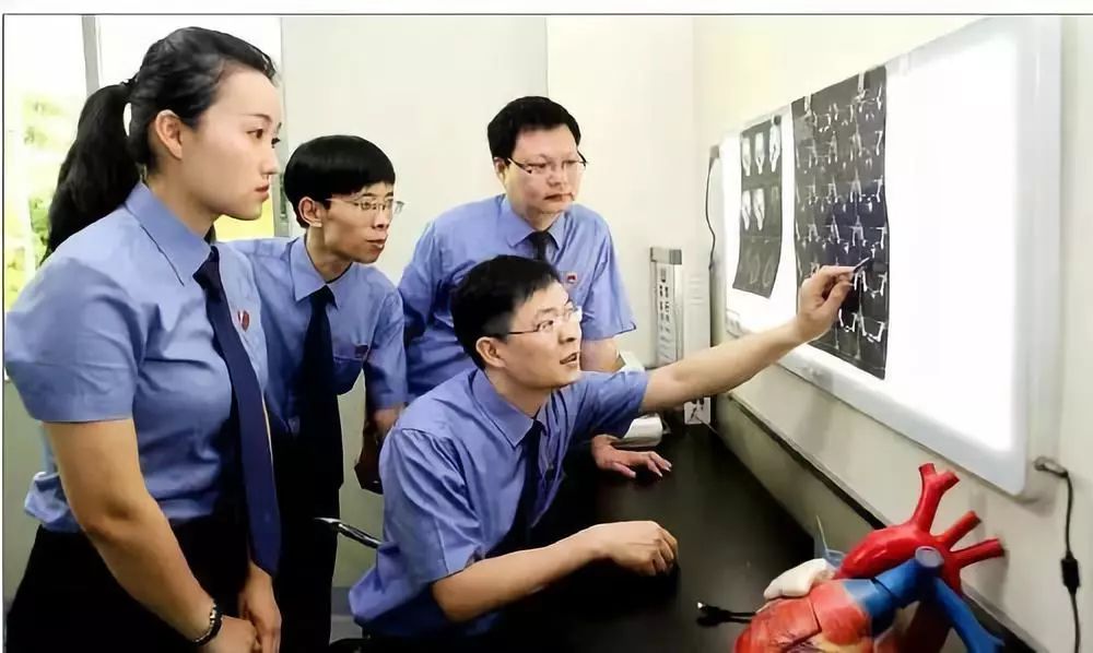 法医学专业大学排名如何难考吗?文科生可以学法医吗有哪些出路 法医学专业大学排名如何难考吗?文科生可以学法医吗有哪些出路