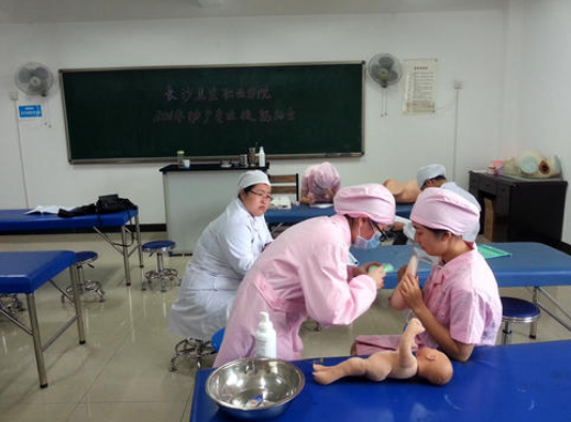 助产专业怎么样主要学习什么课程?就业前景如何?一般工资多少? 助产专业怎么样主要学习什么课程?就业前景如何?一般工资多少?