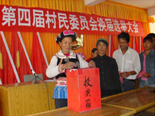 材料一:明清故宫建于北京城的中央,以南北为中轴线,坐北朝南,充分体现了皇权至上的专制统治思想。故宫城外是皇城,皇城外又有北京城,城 材料一:明清故宫建于北京城的中央,以南北为中轴线,坐北朝南,充分体现了皇权至上的专制统治思想。故宫城外是皇城,皇城外又有北京城,城