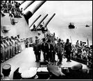 右图为1945年9月2日在“密苏里”号军舰上日本签订无条件投降书的场景,下列选项中与其没有直接因果关系的是A.中国抗日战争大反攻B.美国对日本投放原子弹C.苏联 右图为1945年9月2日在“密苏里”号军舰上日本签订无条件投降书的场景,下列选项中与其没有直接因果关系的是A.中国抗日战争大反攻B.美国对日本投放原子弹C.苏联