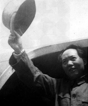 阅读下列图片:图一 图二图三请回答:上述图片中的人物是我国历史上著名的三位伟人,请你分别写出他们的名字。_________ 阅读下列图片:图一 图二图三请回答:上述图片中的人物是我国历史上著名的三位伟人,请你分别写出他们的名字。_________