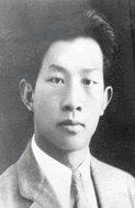 看图,回答问题。图中的两位人物分别是准?_________________________ 看图,回答问题。图中的两位人物分别是准?_________________________