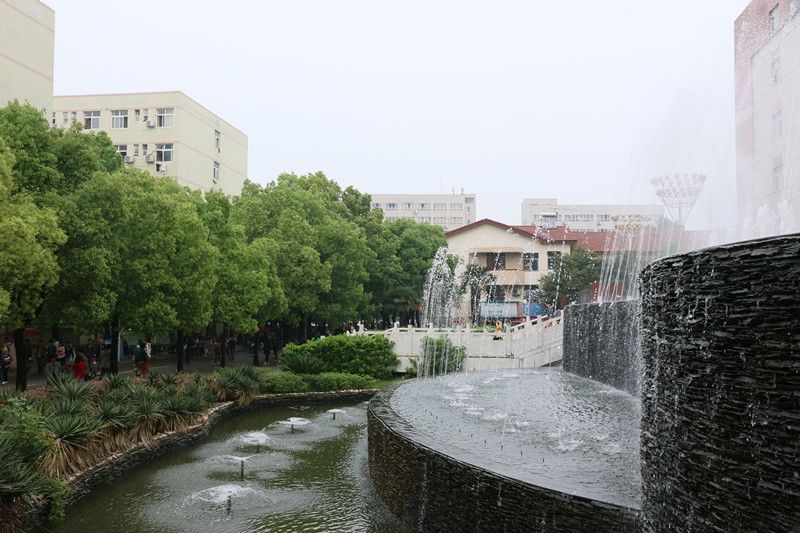 湖北商贸学院很差吗排名全国第几?各专业学费多少?宿舍条件 湖北商贸学院很差吗排名全国第几?各专业学费多少?宿舍条件