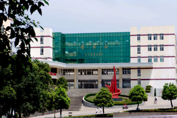 九江学院宿舍环境怎么样学费贵不贵?是本科吗在全国排名第几? 九江学院宿舍环境怎么样学费贵不贵?是本科吗在全国排名第几?