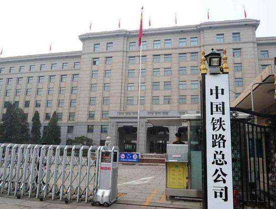 为什么央企只招应届生?中国最有前景的央企与国企的区别你知道吗 为什么央企只招应届生?中国最有前景的央企与国企的区别你知道吗