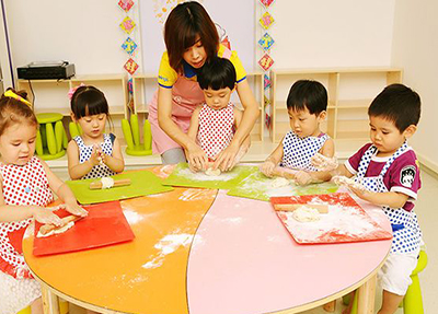 成都华大卫生学校专业招生对象、学校如何收费? 成都华大卫生校专业招生对象、学校如何收费?