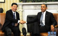 材料一:1950年6月朝鲜内战爆发,以美国为首的“联合国军”入侵朝鲜.美国飞机入侵中国领空并轰炸中国东北边境地区,为援助朝鲜、保卫中国安全,1950年10月25 材料一:1950年6月朝鲜内战爆发,以美国为首的“联合国军”入侵朝鲜.美国飞机入侵中国领空并轰炸中国东北边境地区,为援助朝鲜、保卫中国安全,1950年10月25