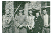 “大衣哥”朱之文(如图)是山东单县朱楼村一位农民,因在山东电视综艺频道《我是大明星》选秀栏目中,身穿军大衣以一曲《滚滚长 “大衣哥”朱之文(如图)是山东单县朱楼村一位农民,因在山东电视综艺频道《我是大明星》选秀栏目中,身穿军大衣以一曲《滚滚长