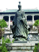 雕塑随处可见,他们承载着历史,承载着文化。观察下列雕塑,回答相关问题。A:叱咤风云改革家B:千古吟诵大诗人 雕塑随处可见,他们承载着历史,承载着文化。观察下列雕塑,回答相关问题。A:叱咤风云改革家B:千古吟诵大诗人