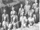 仔细观察下图:这是哪个朝代的“军队”?__________________________________________ 仔细观察下图:这是哪个朝代的“军队”?__________________________________________