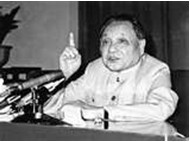 阅读下图:图一图二图三请回答:图一、图二、图三是20世纪中国近现代历史上出现的三位划时代的 阅读下图:图一图二图三请回答:图一、图二、图三是20世纪中国近现代历史上出现的三位划时代的