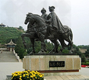 A.王昭君墓B.崇圣寺三塔C.松赞干布与文成公主上面三图所示文物现在分别位于哪些省区?从中你可以发现它 A.王昭君墓B.崇圣寺三塔C.松赞干布与文成公主上面三图所示文物现在分别位于哪些省区?从中你可以发现它