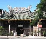 如图,潮汕地区历史遗迹众多,有“海滨邹鲁”之称。图中的建筑对研究潮汕建筑风格具有重要价值,它是A.汕头老妈宫B.大南山红宫旧址C.汕头石炮台D.南澳总兵府旧址 如图,潮汕地区历史遗迹众多,有“海滨邹鲁”之称。图中的建筑对研究潮汕建筑风格具有重要价值,它是A.汕头老妈宫B.大南山红宫旧址C.汕头石炮台D.南澳总兵府旧址