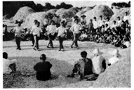 下列四幅图片反映了20世纪50年代末和70年代末我国农村的变革。阅读下列图片: 图1湖南宁乡县某人民公社成立大会 图2《人民日报》报道 下列四幅图片反映了20世纪50年代末和70年代末我国农村的变革。阅读下列图片: 图1湖南宁乡县某人民公社成立大会 图2《人民日报》报道