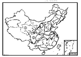 读下图,回答下列各题。小题1:图三中AB区域的分界线大致与以下哪条分界线吻合:( )A.季风区与非季风区分界线B.第二、三级阶梯分界线C.我国一月份0℃等温线D 读下图,回答下列各题。小题1:图三中AB区域的分界线大致与以下哪条分界线吻合:( )A.季风区与非季风区分界线B.第二、三级阶梯分界线C.我国一月份0℃等温线D