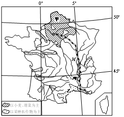 图示意某国部分地理事物分布。读图,回答下列各题。小题1:该国乙区域农业地域类型的农作物主要为A.玉米B.水稻C.葡萄D.柑橘小题2:造成甲乙两地区农业生产差 图示意某国部分地理事物分布。读图,回答下列各题。小题1:该国乙区域农业地域类型的农作物主要为A.玉米B.水稻C.葡萄D.柑橘小题2:造成甲乙两地区农业生产差