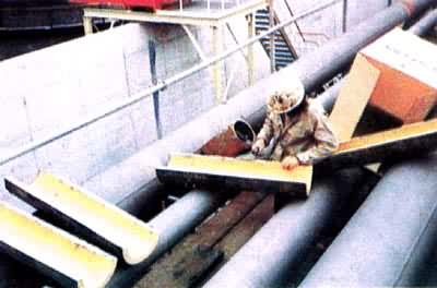 什么是聚氨酯? 聚氨酯硬质泡沫塑料管套,用于保冷施工