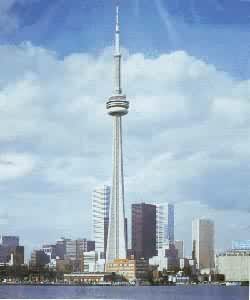 加拿大多伦多电视塔，高553米，1975年建成，是目前世界上最高构筑物