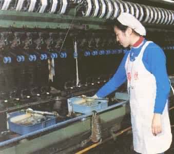 什么是立缫? 自动缫丝机(局部)