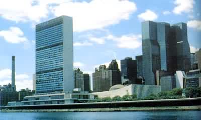 什么是联合国总部大厦? 纽约联合国总部大厦,早期板式高层建筑,1947~1953年建,W.K.哈里森等设计