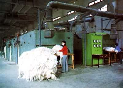 什么是麻纺? 苎麻成条前加工过程:湿麻在烘干机上抖松并经热风干燥制成精干条