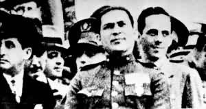 巴蒂斯塔·伊·萨尔迪瓦,F.是什么? F.巴蒂斯塔·伊·萨尔迪瓦(中)及其随从