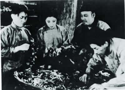 夏衍(1900~1995.2.6)是什么? 《春蚕》