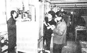 北京化工学院是什么? 北京化工学院学生在进行化工原理课的实验